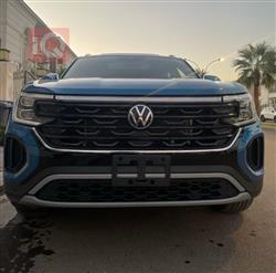 ڤۆڵکسواگن ئەتڵەس کرۆس سپۆرت